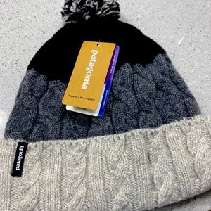 Patagonia- women’s Pom Beanie